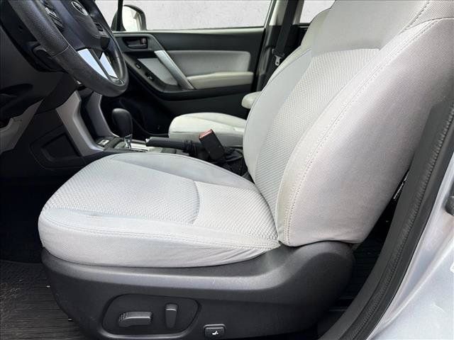 Used 2017 Subaru Forester 2.5i Premium AWD/4WD image 12