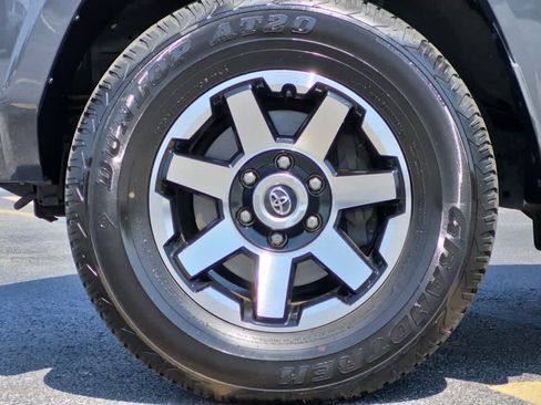 Used 2024 Toyota 4Runner TRD Off-Road Premium w/ Off Road Premium Plus Package AWD/4WD image 6