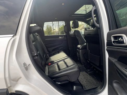 Used 2021 Jeep Grand Cherokee Limited image 30