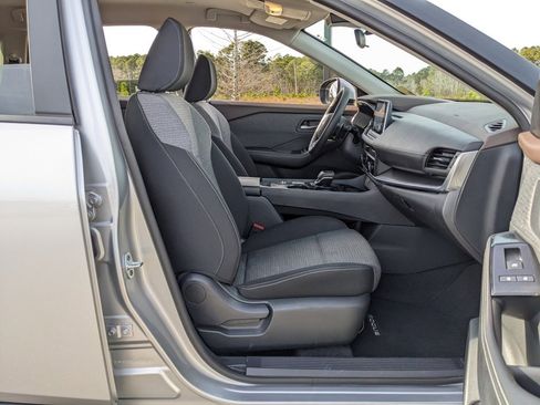 Used 2023 Nissan Rogue SV image 44