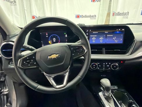 Used 2024 Chevrolet Trax LT w/ Driver Confidence Package FWD image 15