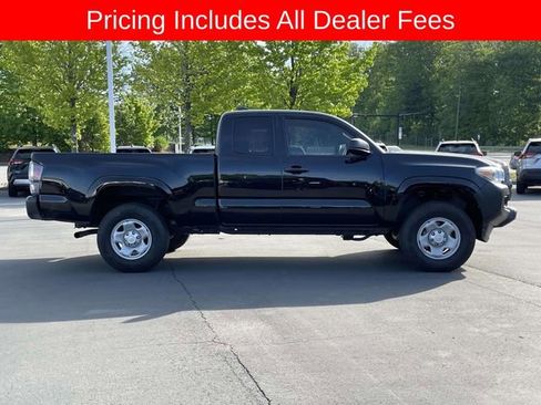 Used 2022 Toyota Tacoma SR AWD/4WD image 6