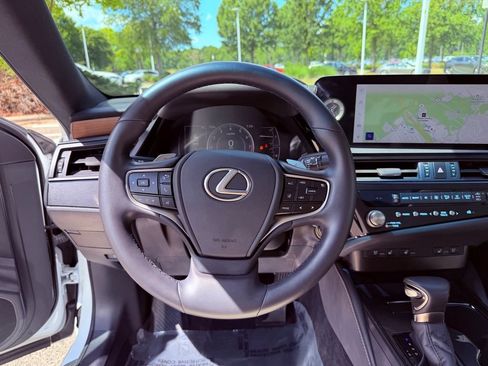 Certified 2025 Lexus ES 350 w/ Premium Package FWD image 20
