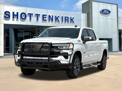 Used 2024 Chevrolet Silverado 1500 LT AWD/4WD image 3
