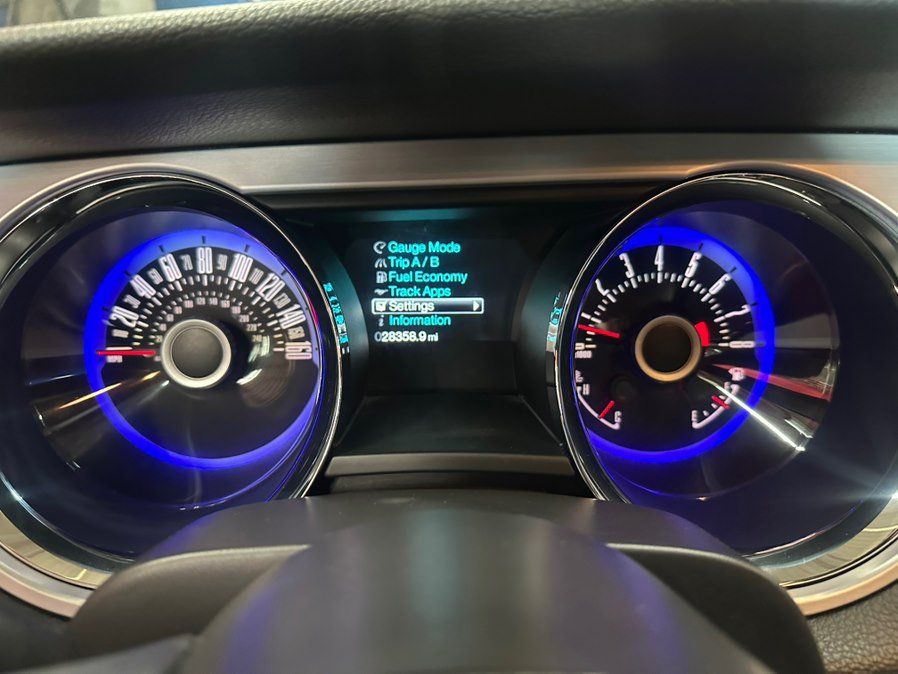 Used 2013 Ford Mustang GT Premium w/ Security Pkg RWD image 15