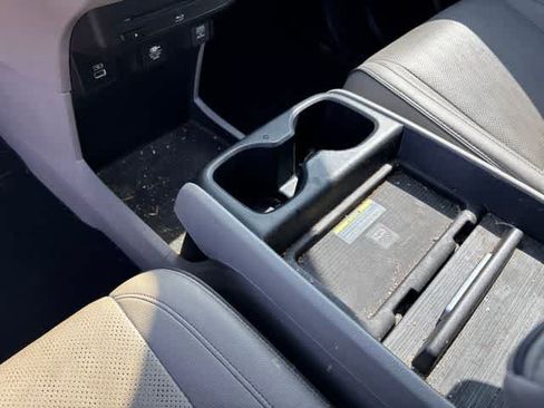 Used 2022 Honda Odyssey Elite image 16