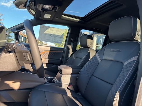 New 2026 GMC Canyon Denali w/ LPO, Denali Black Edition image 16