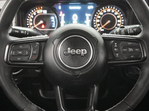 Certified 2025 Jeep Wrangler Willys image 21