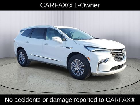 Used 2023 Buick Enclave Essence image 2