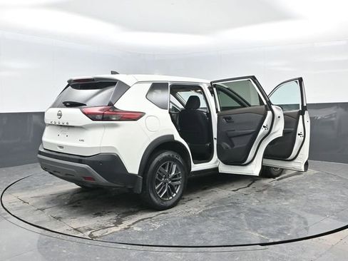 Used 2023 Nissan Rogue S image 22