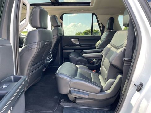 Used 2025 Ford Expedition Max Platinum image 27