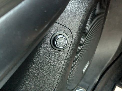 Used 2020 GMC Acadia SLT image 28