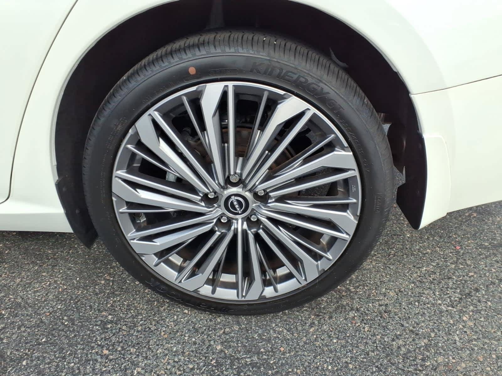 Used 2024 Nissan Altima 2.5 SL AWD/4WD image 9