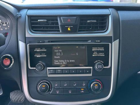 Used 2017 Nissan Altima 2.5 S w/ Power Driver Seat Package FWD image 11