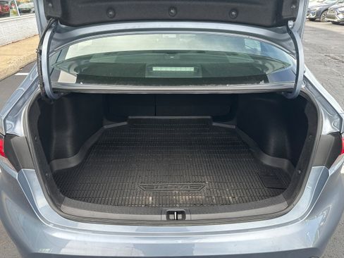 Used 2023 Toyota Corolla SE w/ SE Premium Package image 12