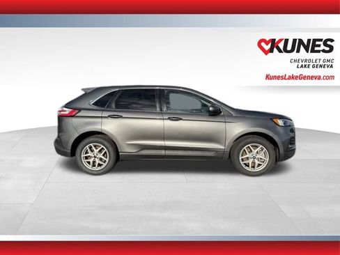 Used 2023 Ford Edge SEL image 2