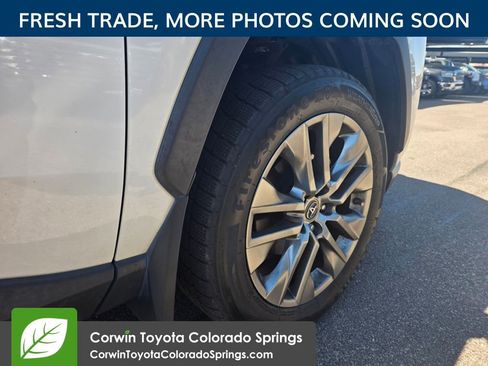 Used 2019 Toyota RAV4 XLE Premium image 10