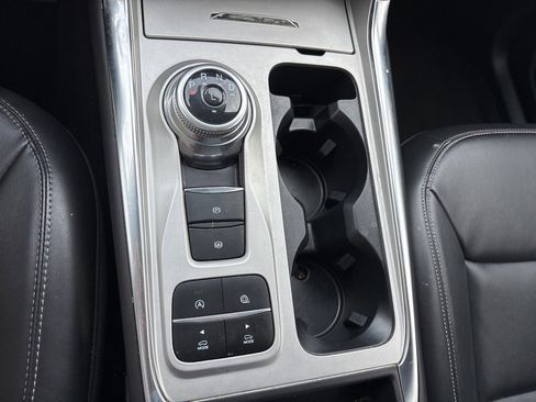 Used 2024 Ford Explorer XLT w/ Equipment Group 202A image 18