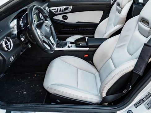 Used 2014 Mercedes-Benz SLK 350 image 9
