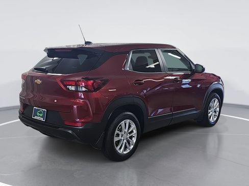 Certified 2025 Chevrolet TrailBlazer LS w/ LS Convenience Package FWD image 3