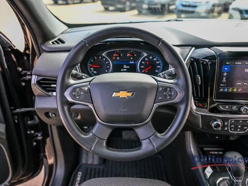 Used 2023 Chevrolet Traverse LT image 12
