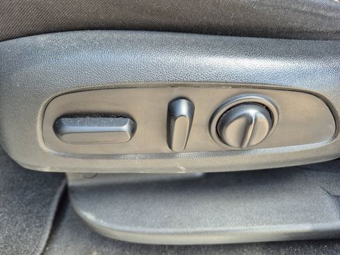 Used 2020 GMC Acadia SLE w/ Driver Convenience Package FWD image 13