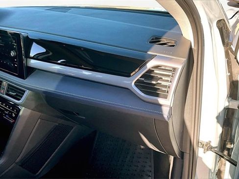 Used 2025 Volkswagen Taos SEL image 16