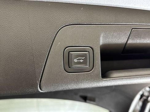 Certified 2023 Buick Envision Essence w/ Sport Touring Package image 25