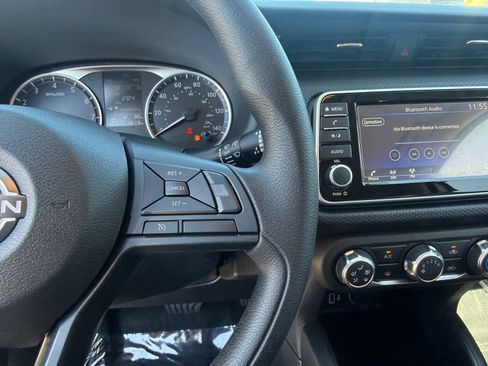 Certified 2025 Nissan Kicks Play S image 19