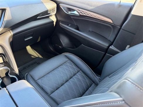 Certified 2023 Buick Envision Avenir image 17