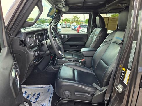 Used 2023 Jeep Wrangler Unlimited Rubicon 4xe AWD/4WD image 14
