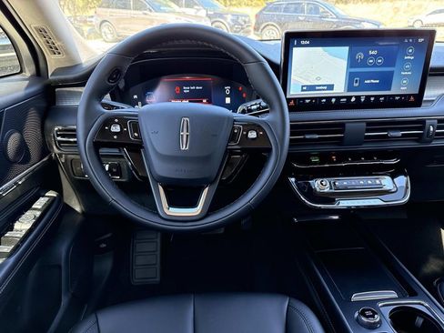 New 2026 Lincoln Corsair Premiere image 17