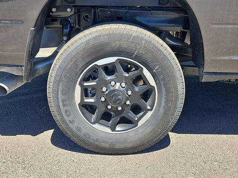 New 2026 RAM 2500 Laramie AWD/4WD image 9