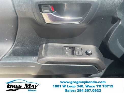 Used 2016 Toyota Tacoma TRD Sport w/ Towing Package RWD image 11