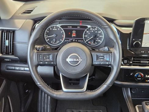 Used 2025 Nissan Pathfinder SL FWD image 21