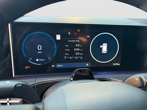 Used 2024 Hyundai Santa Fe Limited image 13