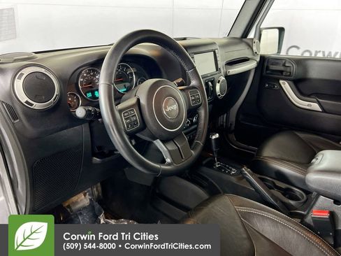 Used 2015 Jeep Wrangler Unlimited Sahara w/ Connectivity Group image 3