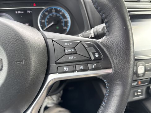 Used 2019 Nissan Leaf SV FWD image 17