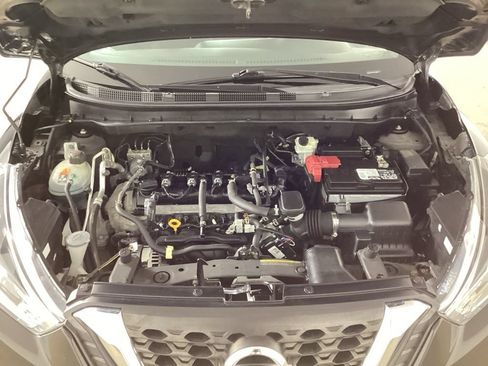 Used 2018 Nissan Kicks SV FWD image 38
