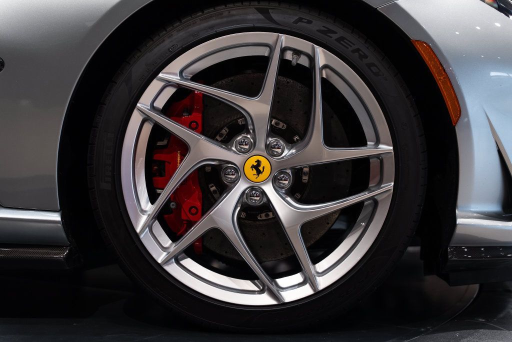 Used 2020 Ferrari 812 Superfast RWD image 16