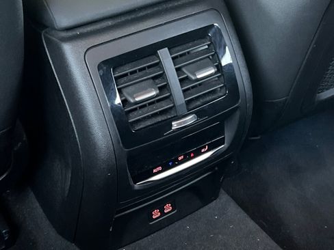 Used 2020 BMW X3 xDrive30e image 16