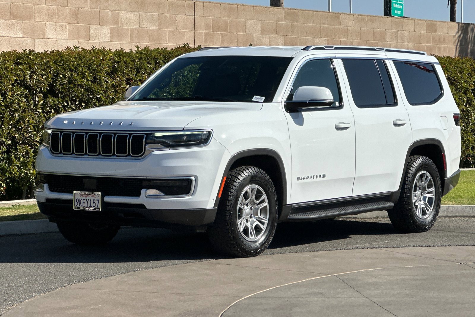 Used 2022 Jeep Wagoneer Series I AWD/4WD image 8