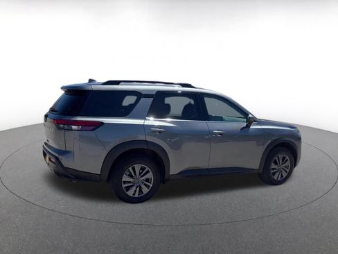 Used 2025 Nissan Pathfinder SV AWD/4WD image 15