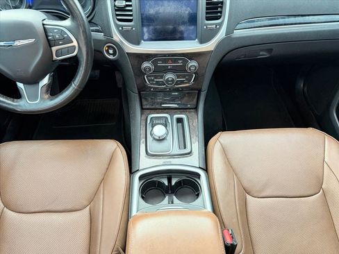 Used 2020 Chrysler 300 Limited image 16