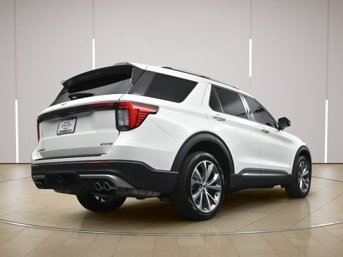Used 2025 Ford Explorer Platinum w/ Ultimate Package AWD/4WD image 27