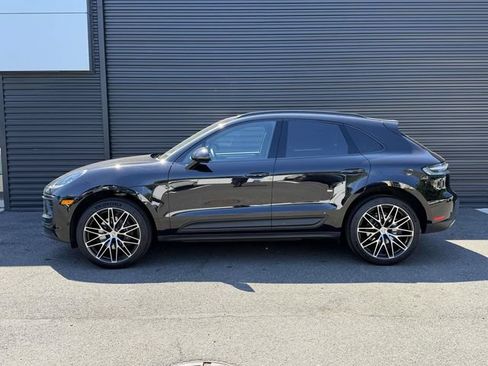 Used 2026 Porsche Macan AWD/4WD image 2