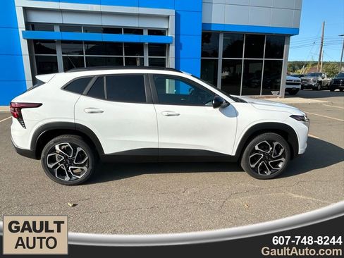 New 2025 Chevrolet Trax RS w/ Driver Confidence Package image 2