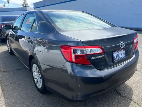 Used 2012 Toyota Camry LE FWD image 6