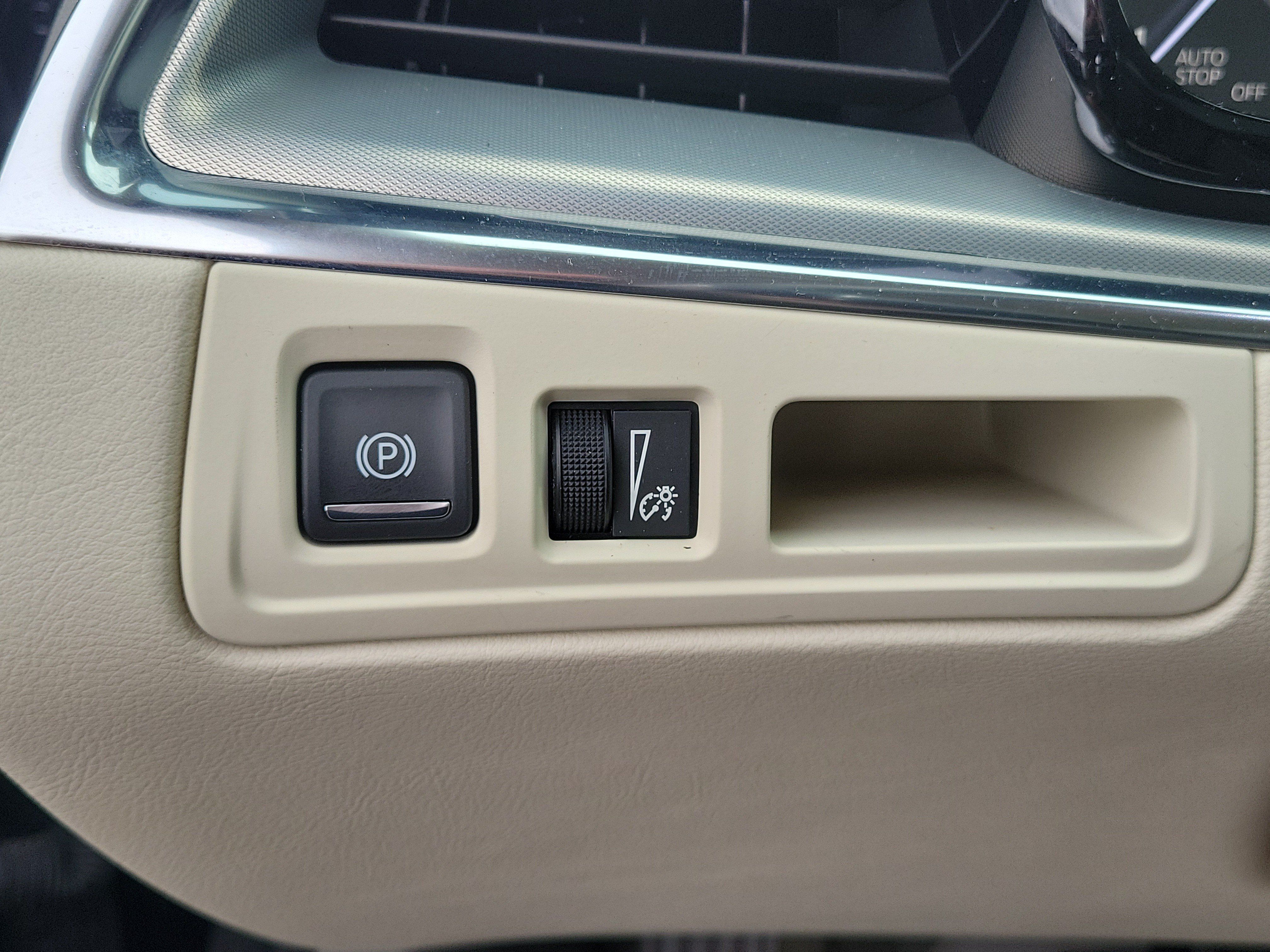 Used 2021 Cadillac XT5 Premium Luxury FWD image 22