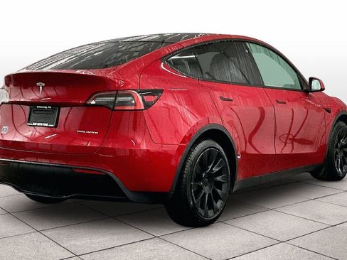 Used 2020 Tesla Model Y Long Range image 11